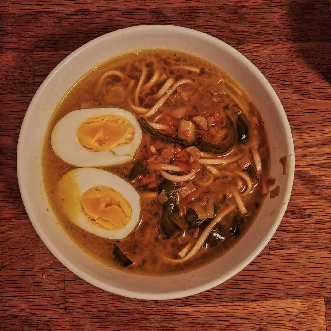 Sopa de fideos soba 