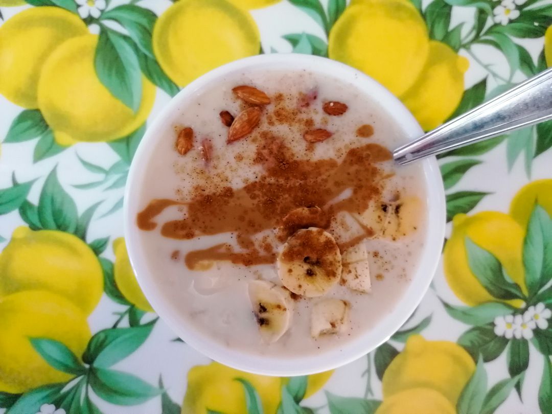 Desayuno de avena y platano 🍌 Desayuno de avena y platano 🍌