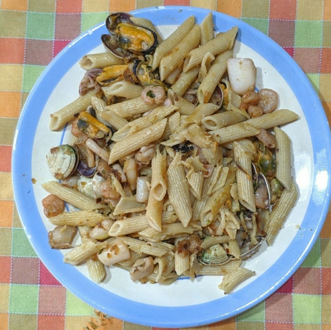Macarrones fruto di mare (con pescado) Macarrones fruto di mare (con pescado)