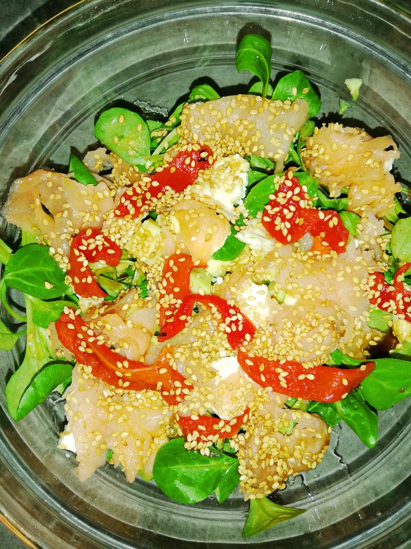 Ensalada de salmón y queso de cabra 🥗