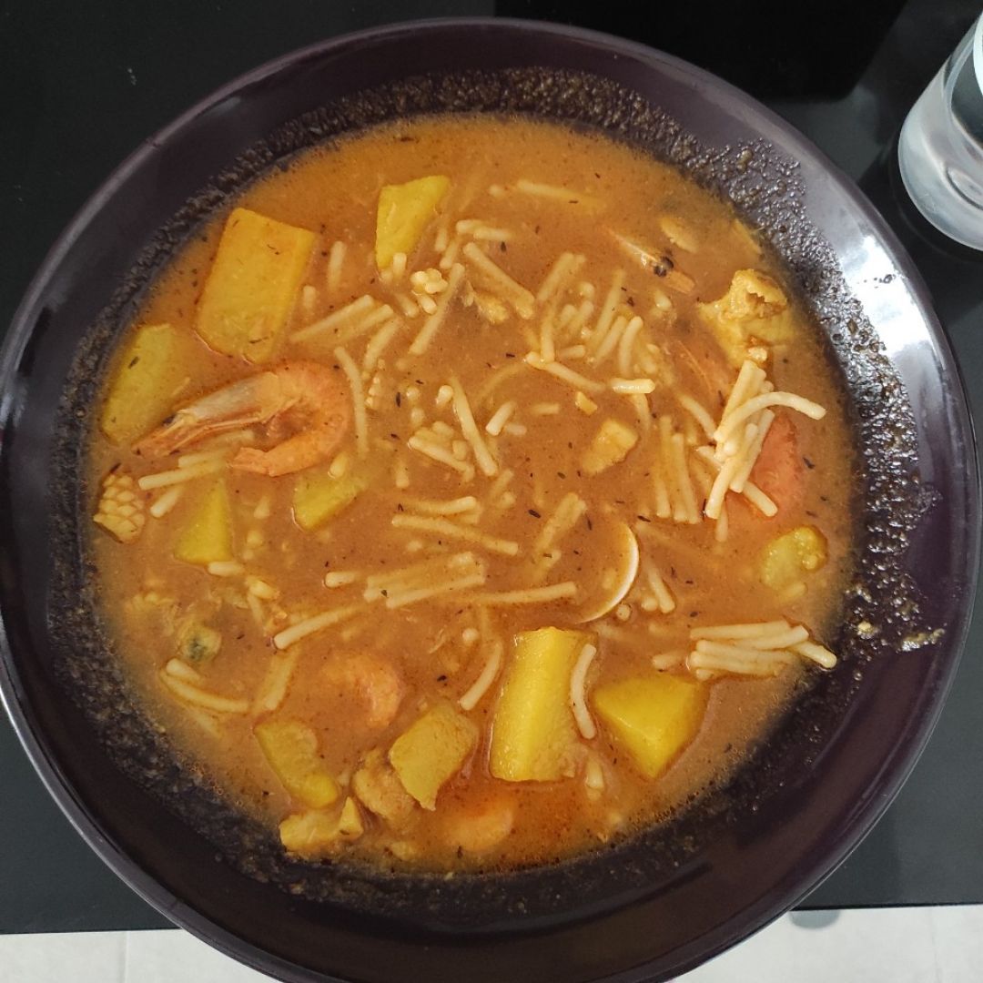 Sopa de pescado con fideosStep 0