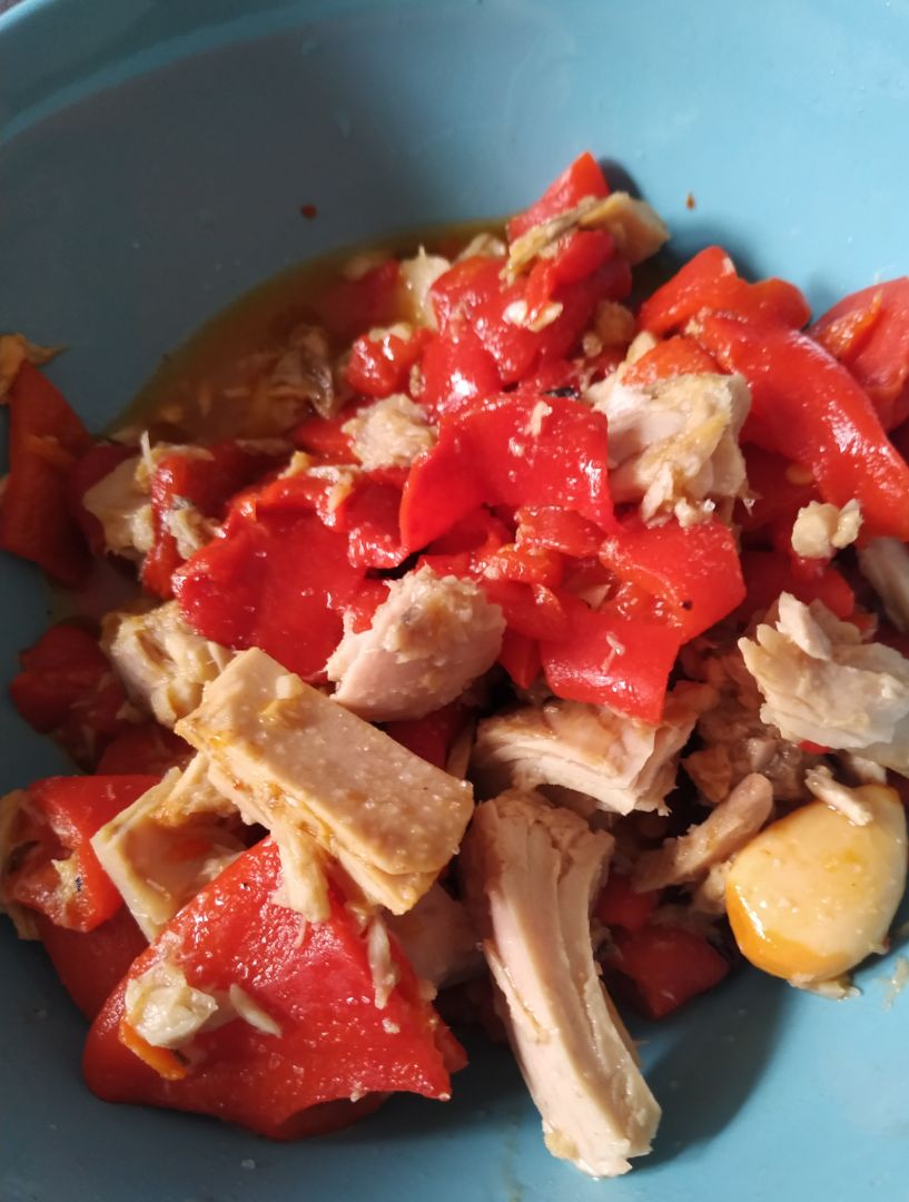 Atún acelerado y pimientos con prisa (Receta de 2 minutos) Atún acelerado y pimientos con prisa (Receta de 2 minutos)