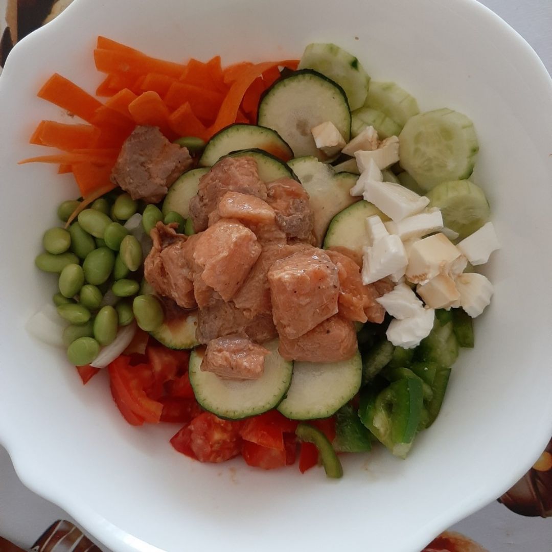 "Poke bolw" de salmón 