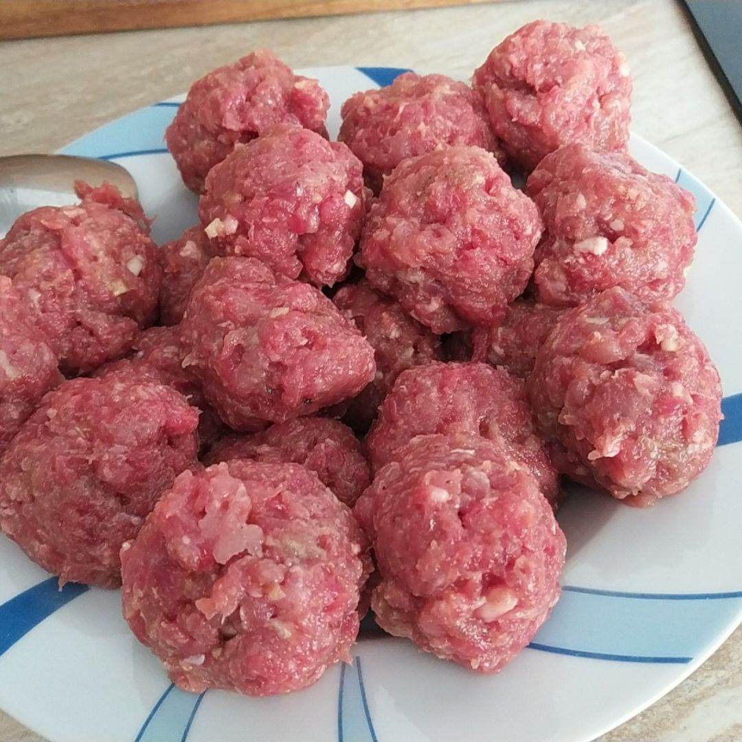 Albóndigas de ternera con salsa de verduras Paso 0 Albóndigas de ternera con salsa de verduras Paso 0