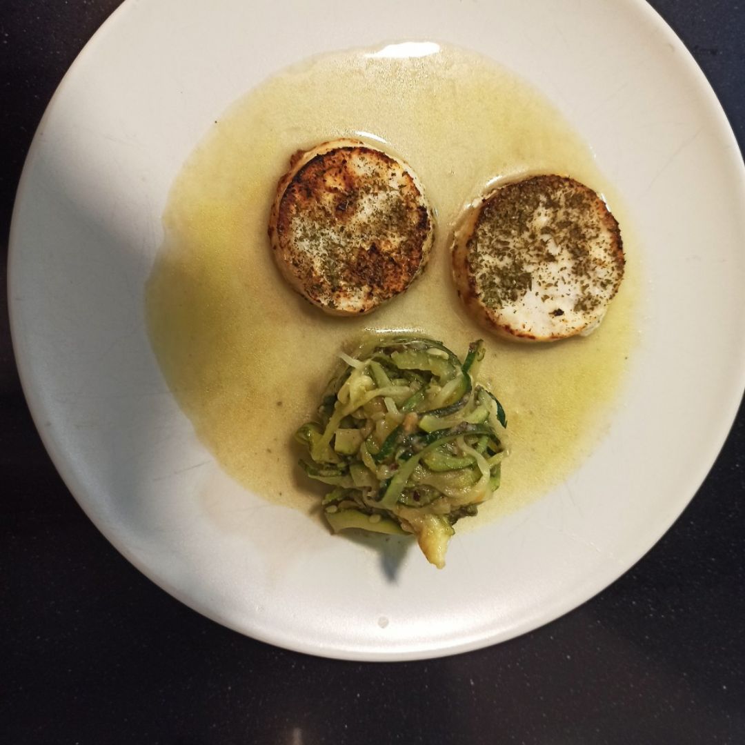 Merluza con spaghetti de calabacín