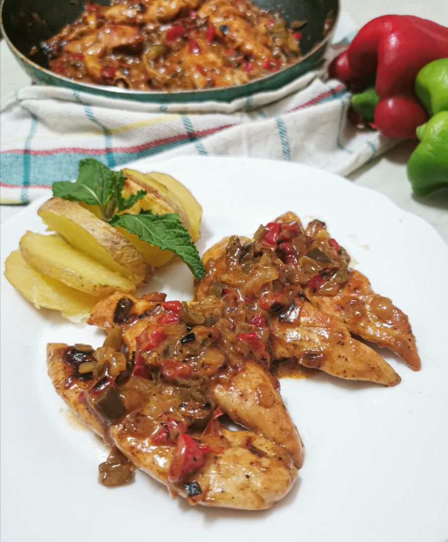 SOLOMILLOS DE POLLO EN SALSA DE COCO Y QUESO DE CABRA
