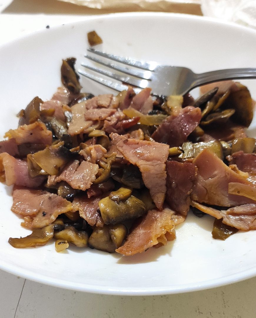 Champiñones con lacón y salsa de soja Champiñones con lacón y salsa de soja