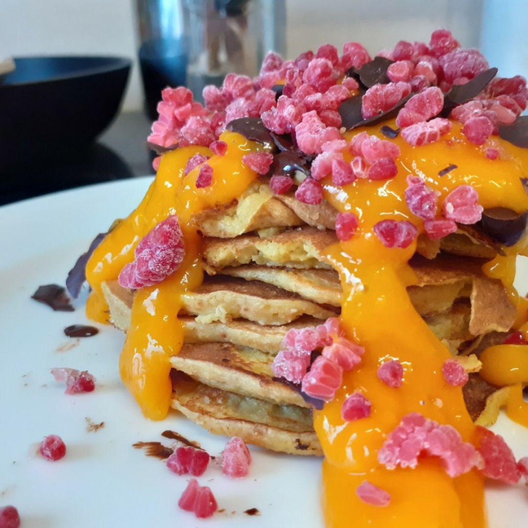 Pancakes con salsa de mango Pancakes con salsa de mango