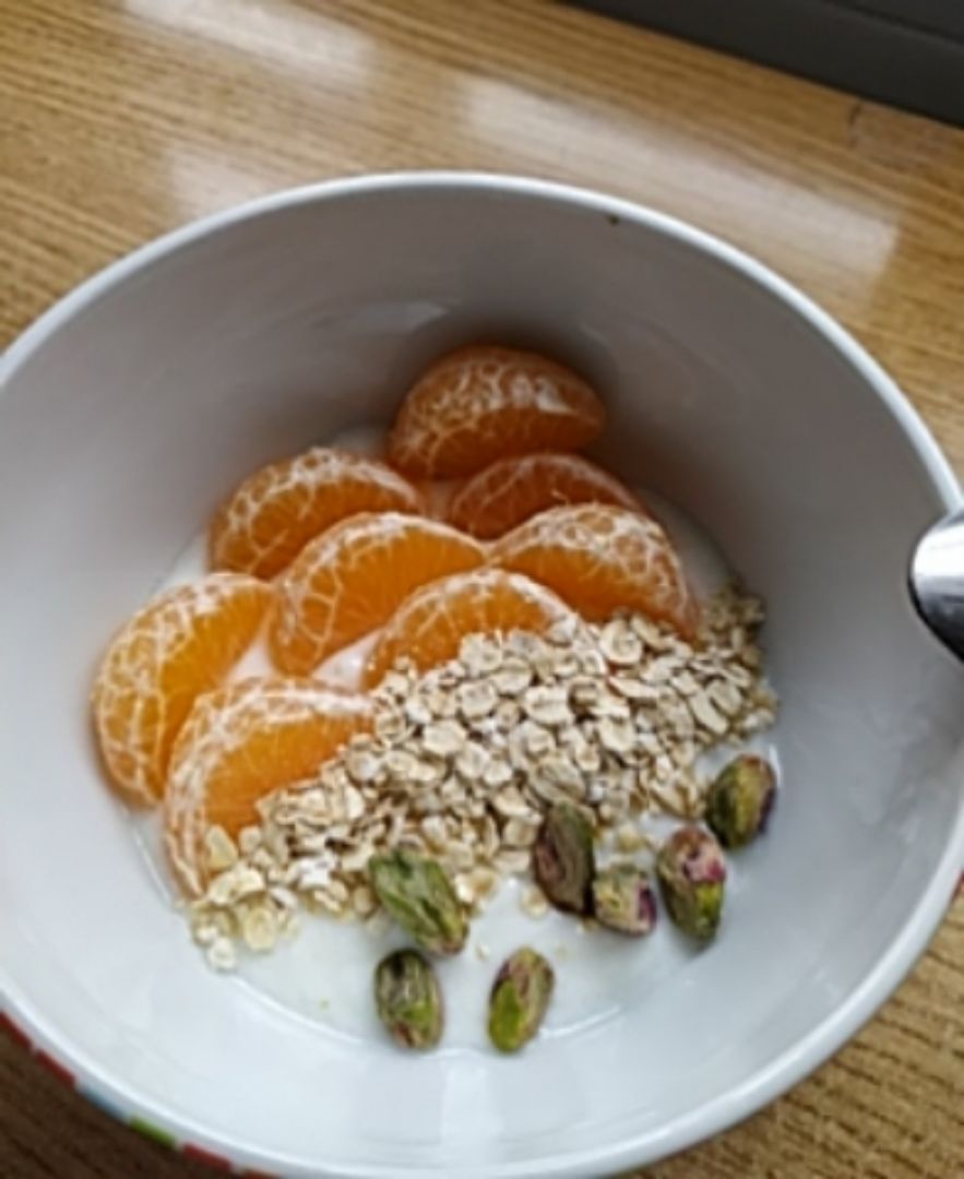 Yogurt con mandarina y pistacho