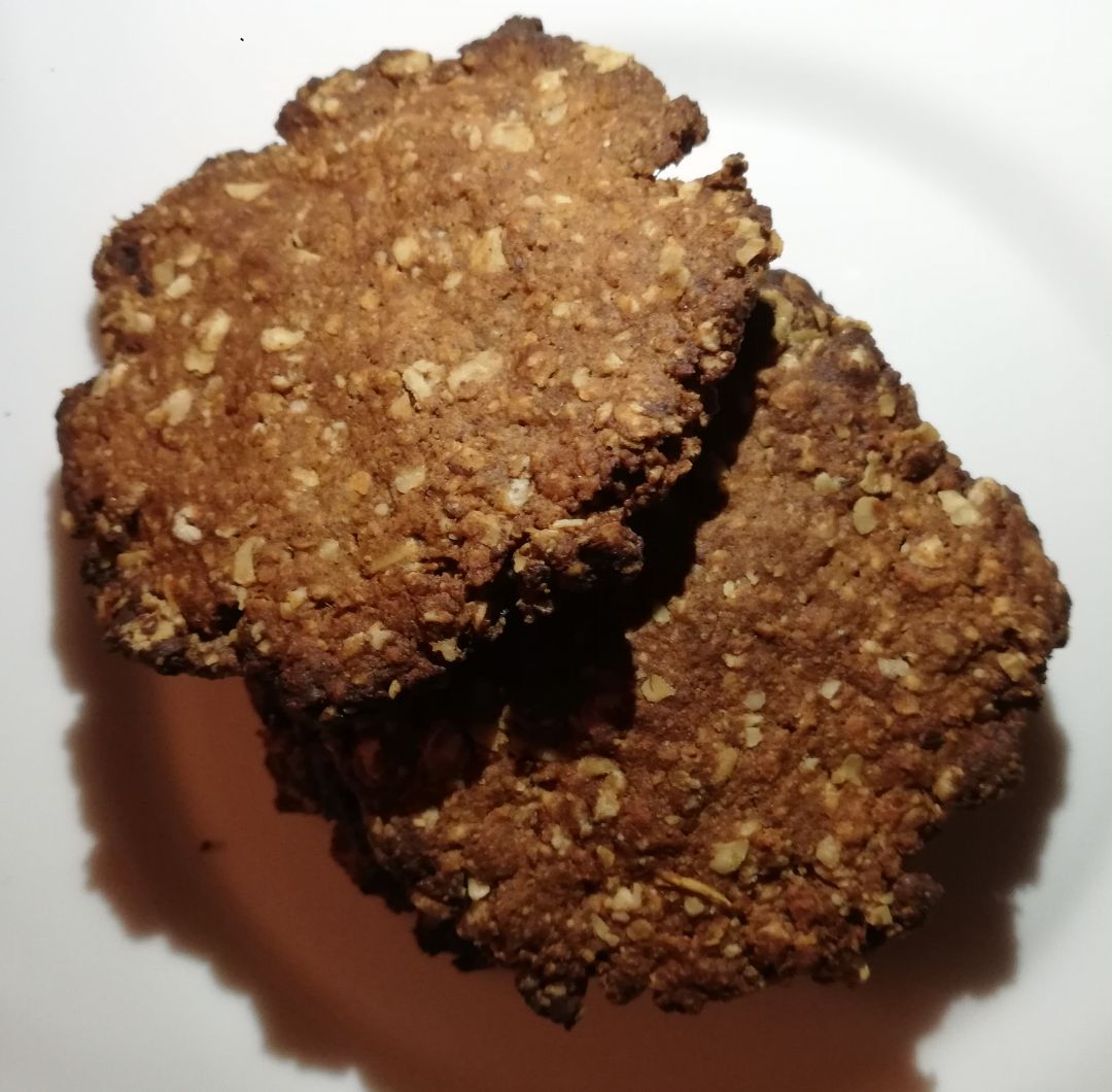 Galletas crujientes de avena y crema de cacahuete 