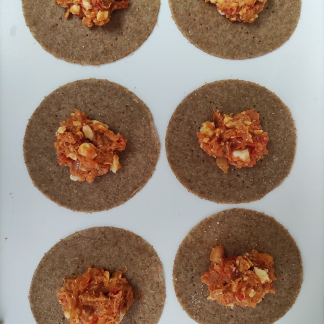 Empanadillas de atún integrales Paso 4 Empanadillas de atún integrales Paso 4