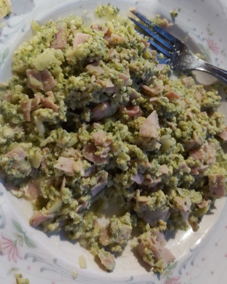 Revuelto de brocoli y jamón Revuelto de brocoli y jamón