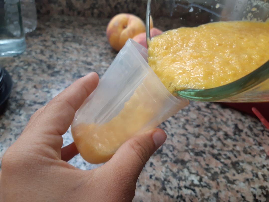 Helado de melocotón 🍑 y chocolate 92% 🍫 Paso 1 Helado de melocotón 🍑 y chocolate 92% 🍫 Paso 1