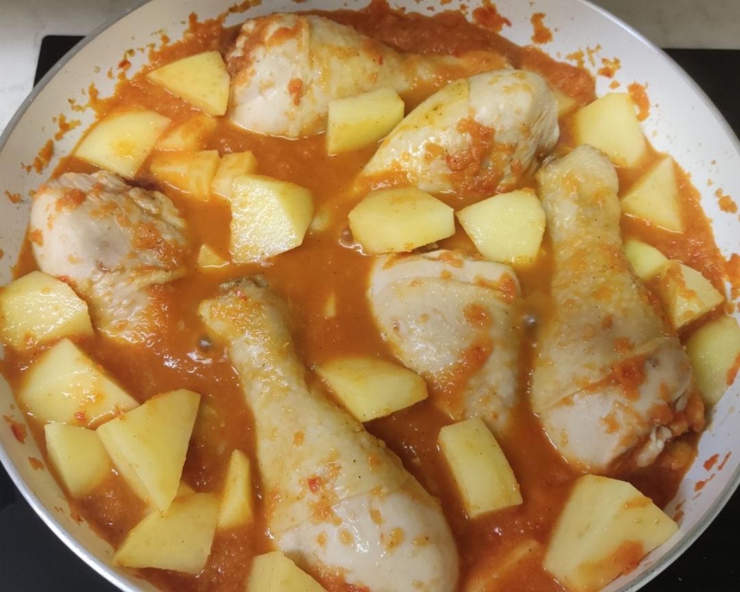 Muslitos de pollo en salsa de verduras Paso 3 Muslitos de pollo en salsa de verduras Paso 3