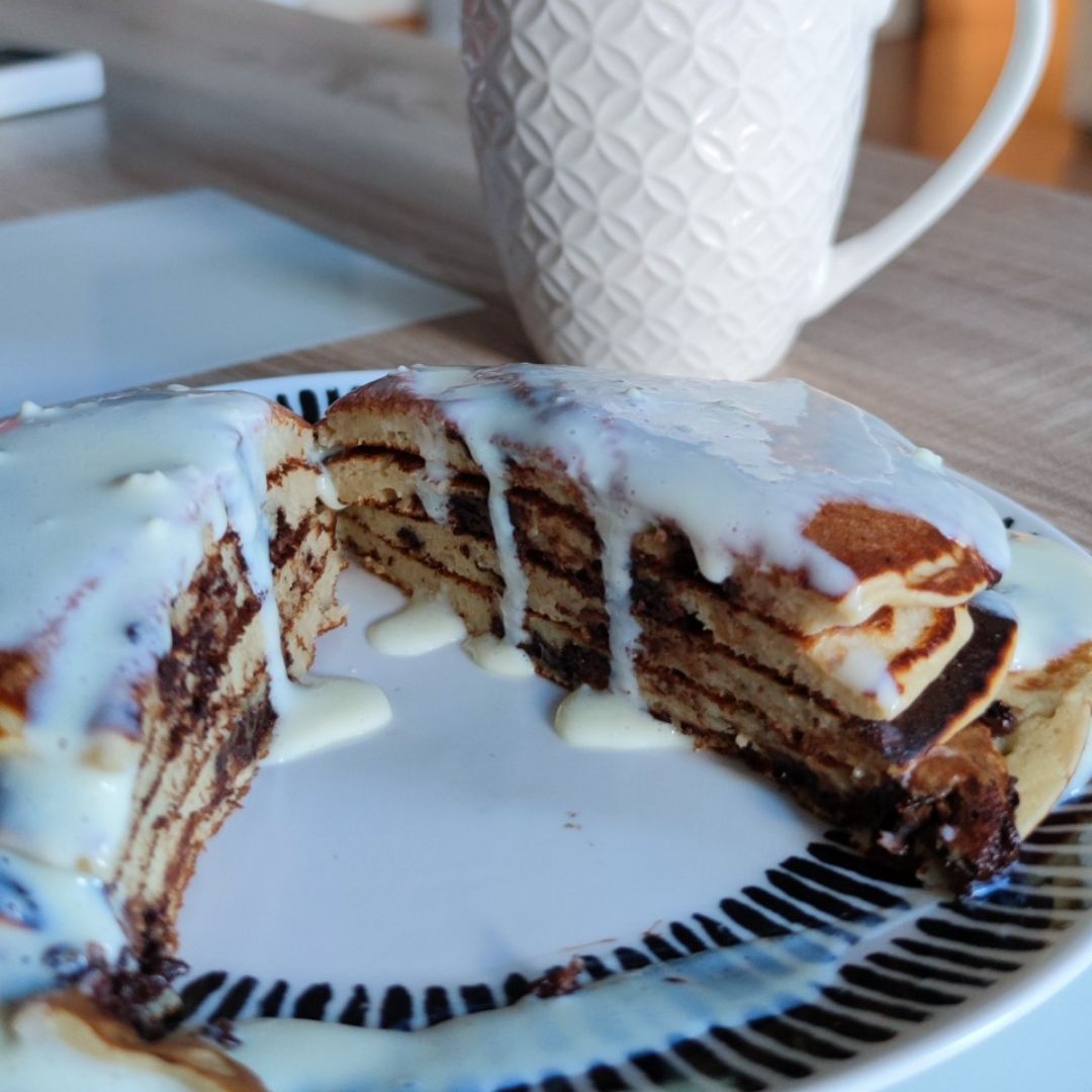 Tortitas de plátano y chocolate con leche condensada saludable Tortitas de plátano y chocolate con leche condensada saludable