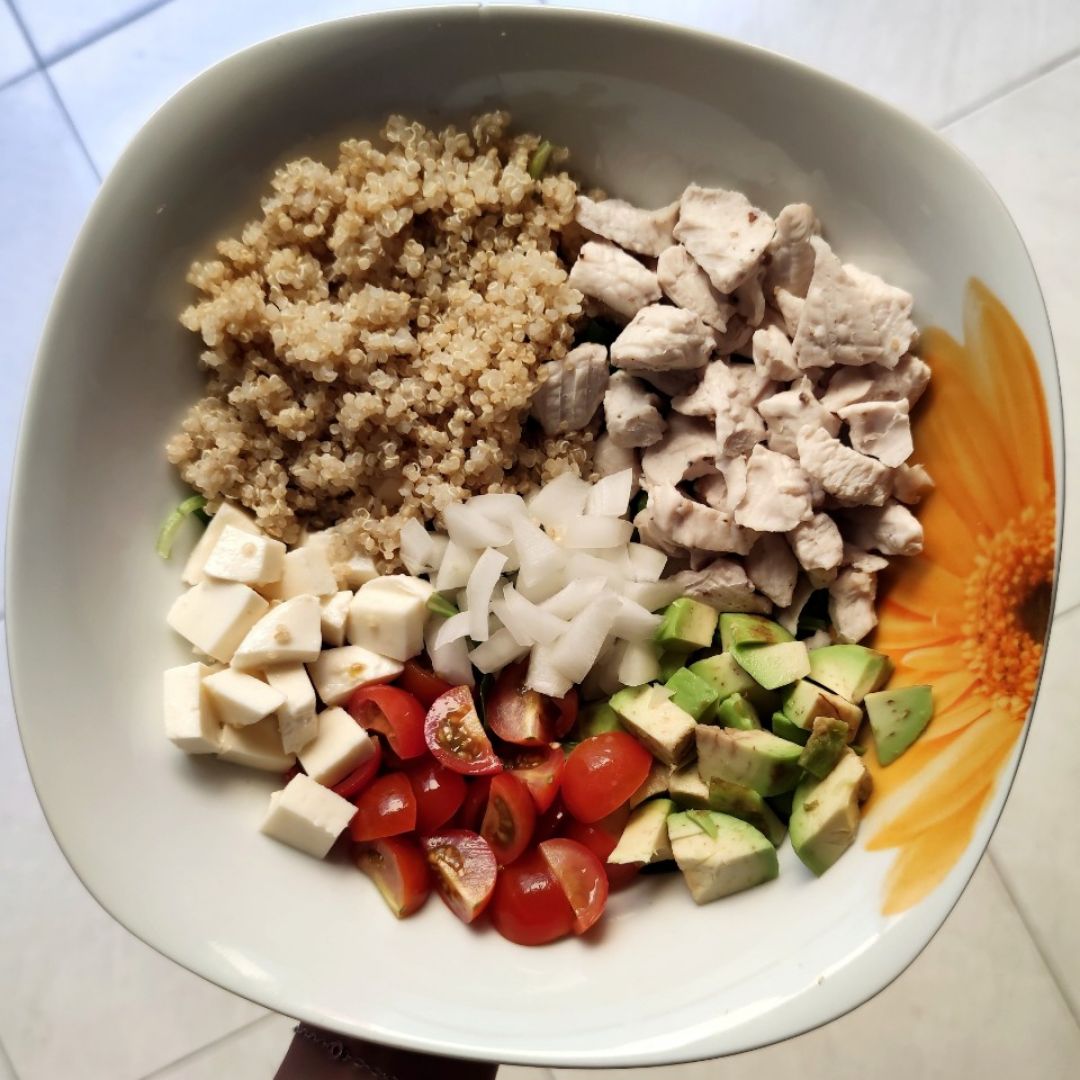 Ensalada de quinoa y pollo