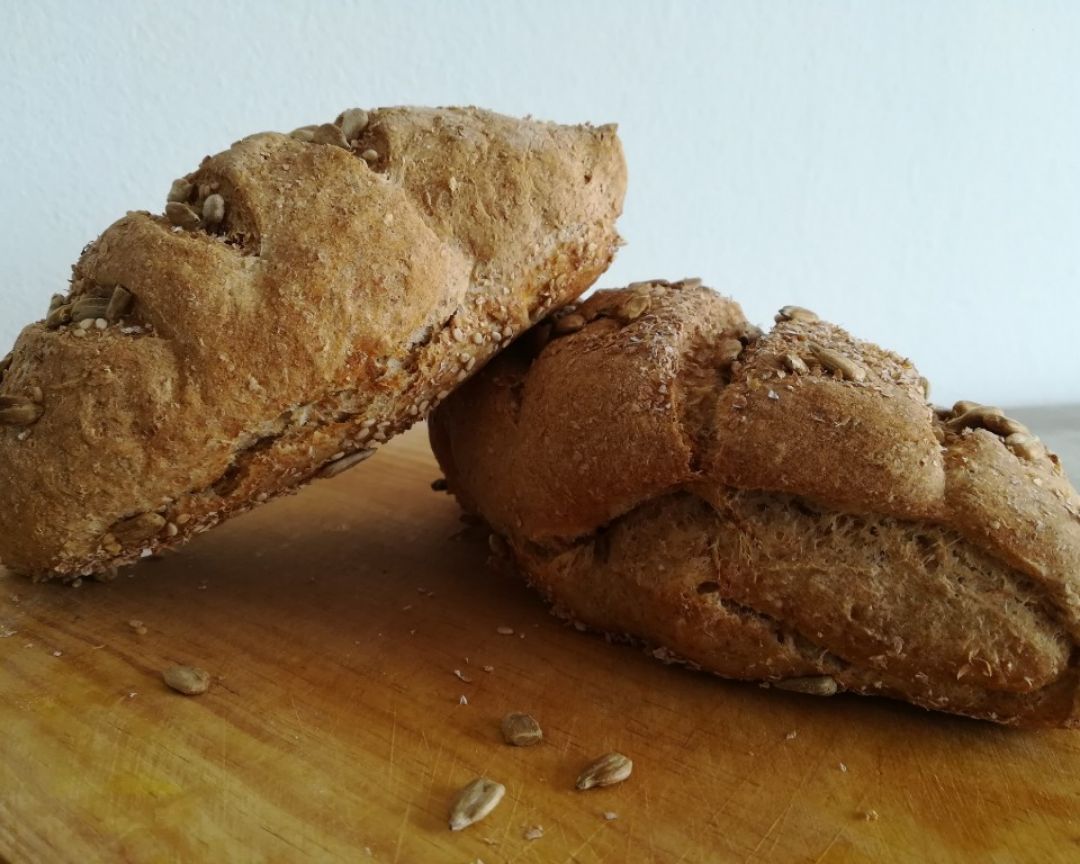 Pan de harina de trigo 100% integral Pan de harina de trigo 100% integral
