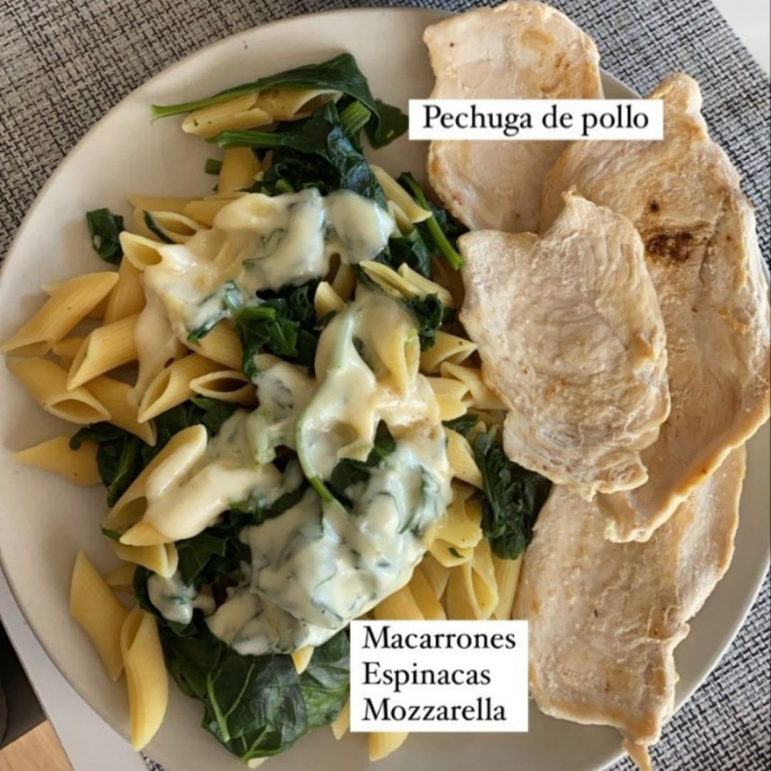 Macarrones con espinacas y pollo
