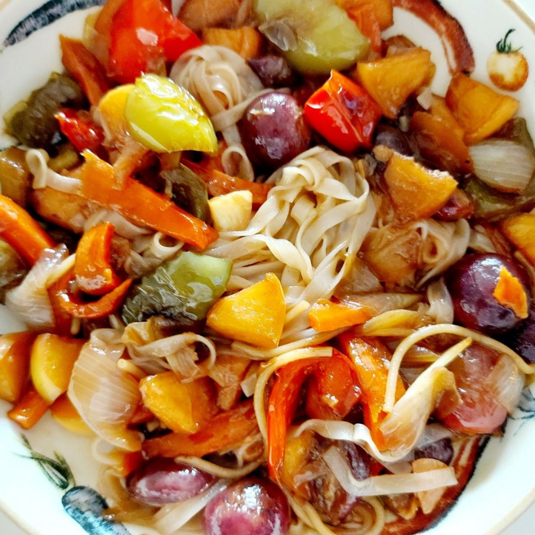 Noodles de arroz agridulces con verduras Paso 5 Noodles de arroz agridulces con verduras Paso 5
