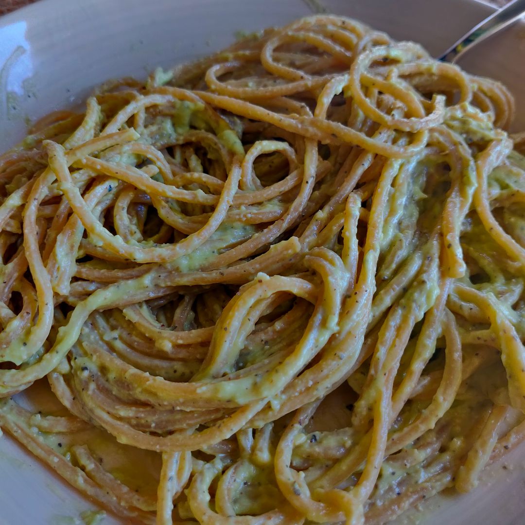 Espaguetis con salsa de aguacate Paso 3