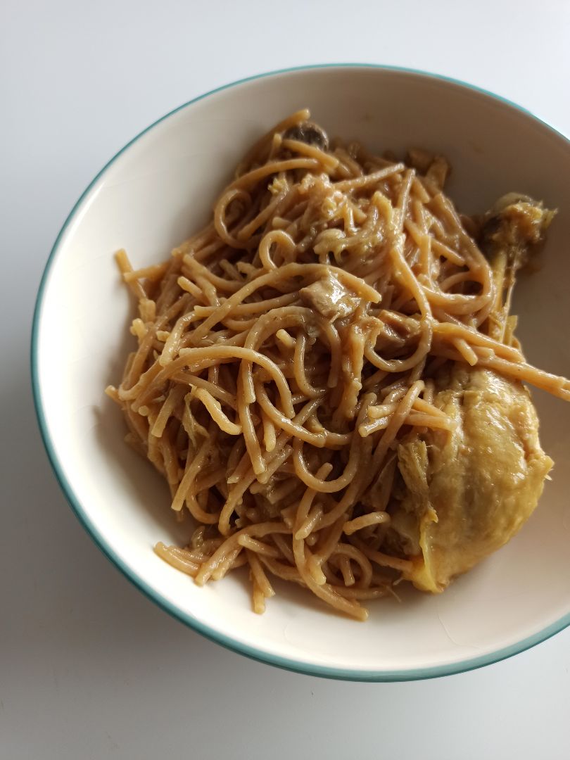 Fideos integrales con pollo Fideos integrales con pollo