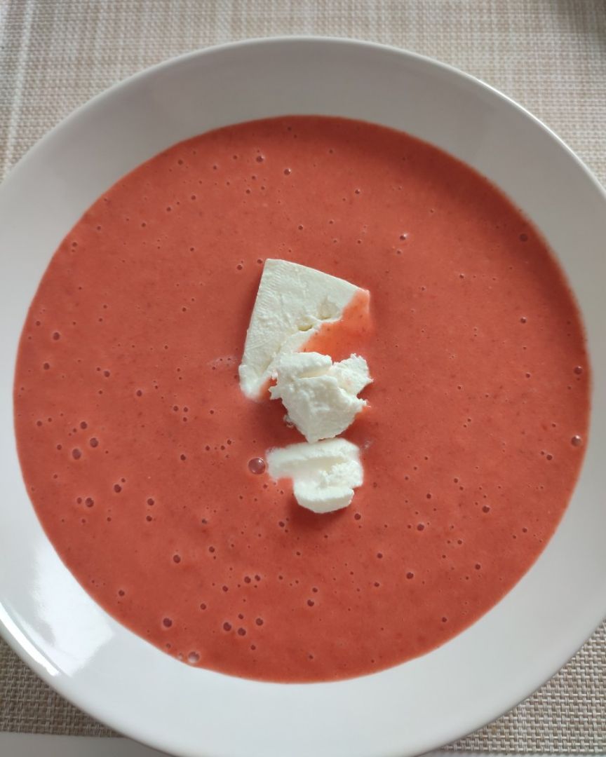 "Salmorejo" de fresa y tomate "Salmorejo" de fresa y tomate