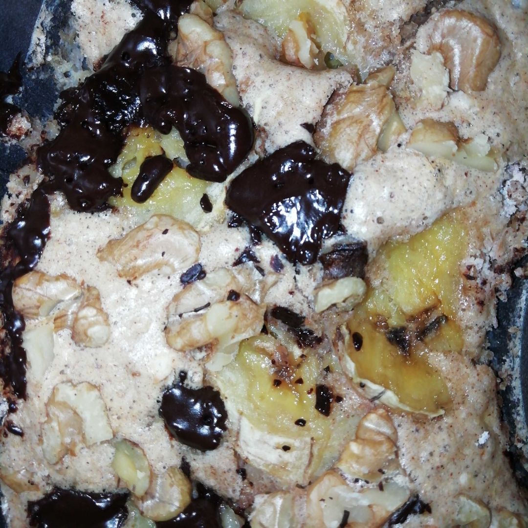 Queque de plátano al microondas con nueces y chocolate Queque de plátano al microondas con nueces y chocolate