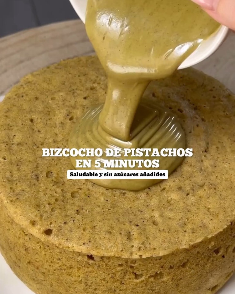 Bizcocho de pistacho. Bizcocho de pistacho.