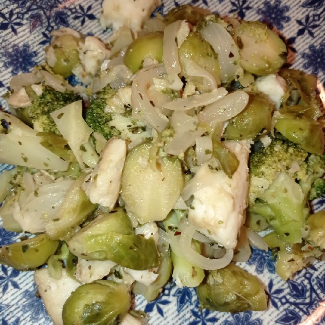 Salteado de verduras con pescado馃拑 Salteado de verduras con pescado馃拑