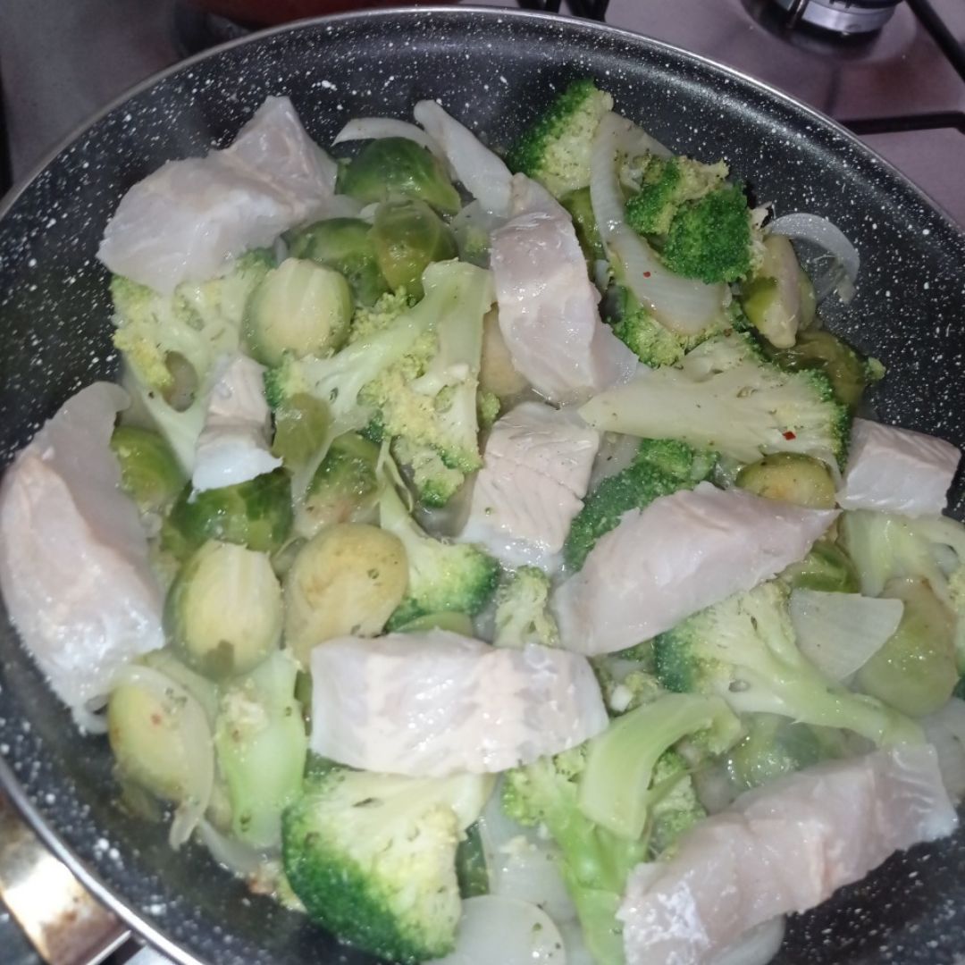 Salteado de verduras con pescado馃拑 Paso 1 Salteado de verduras con pescado馃拑 Paso 1