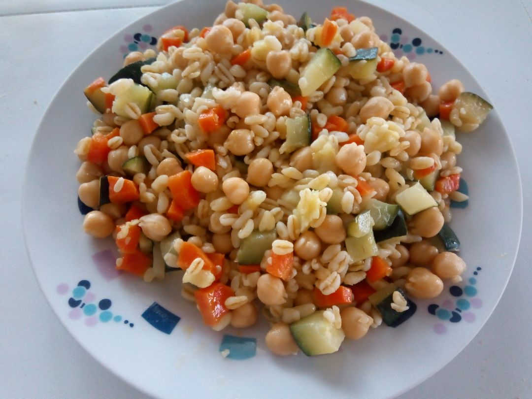 Trigo tierno con garbanzos y verduras