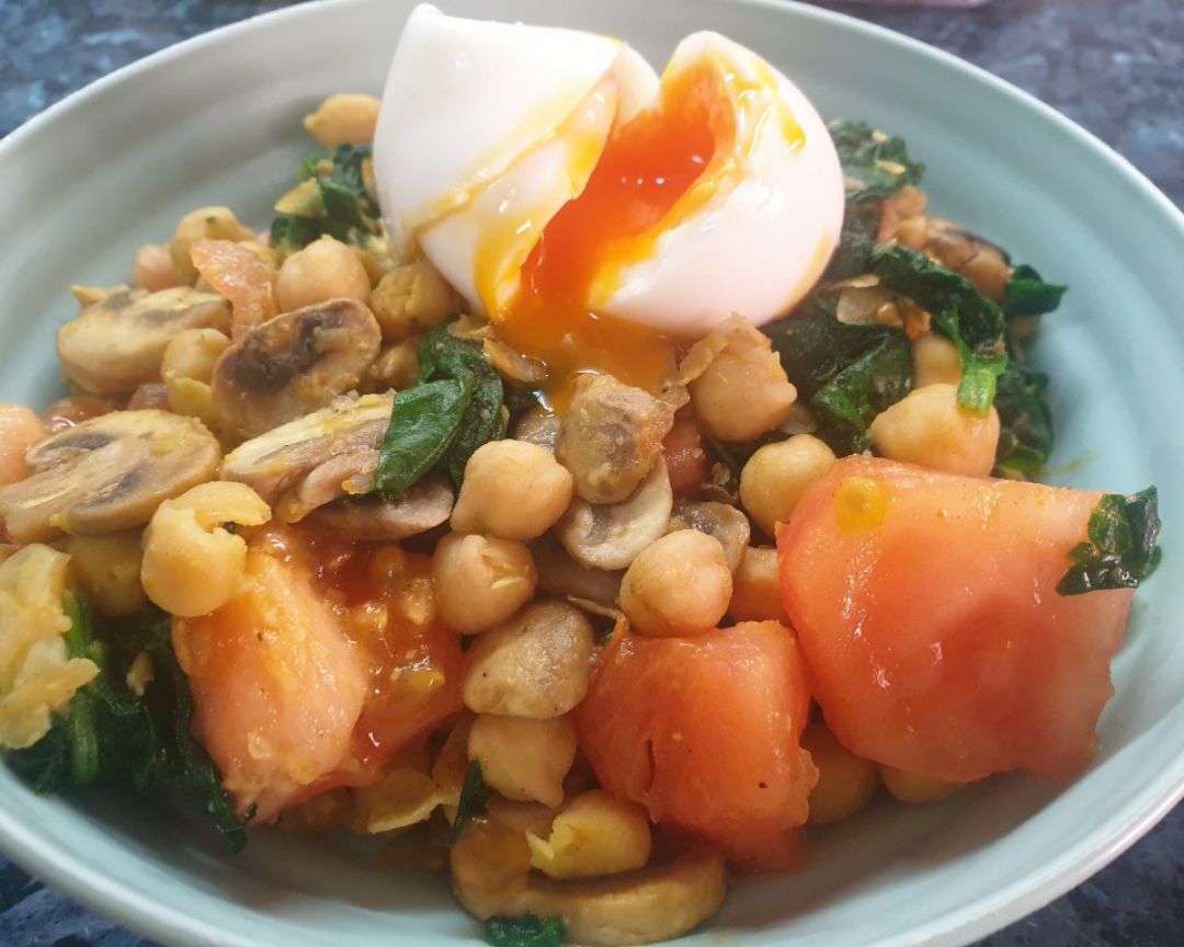 Garbanzos con espinacas y champiñones al curry Garbanzos con espinacas y champiñones al curry