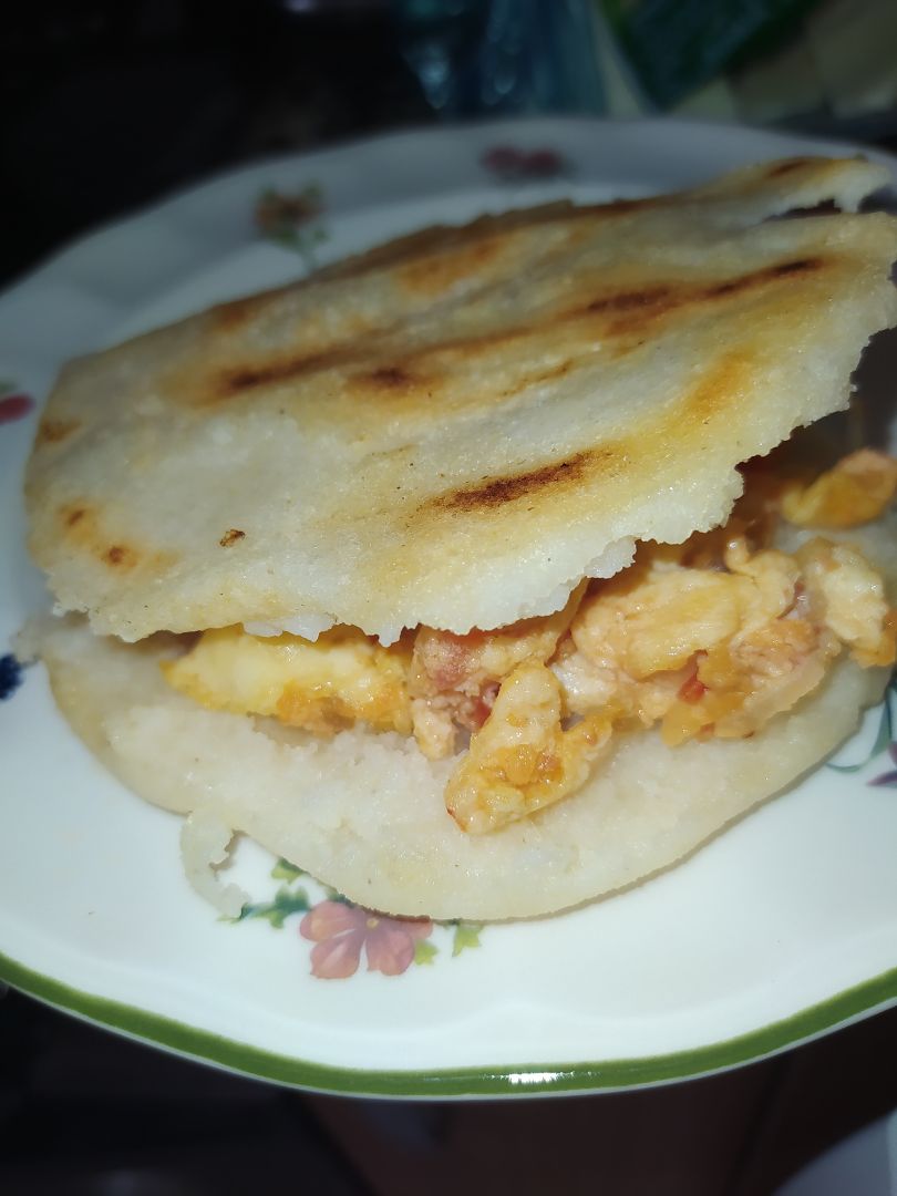 Arepa Venezolana con Perico