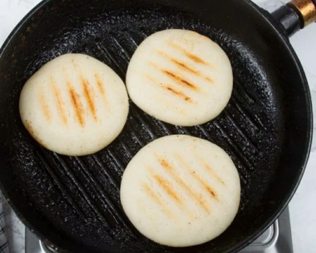 Arepa Venezolana con PericoStep 0