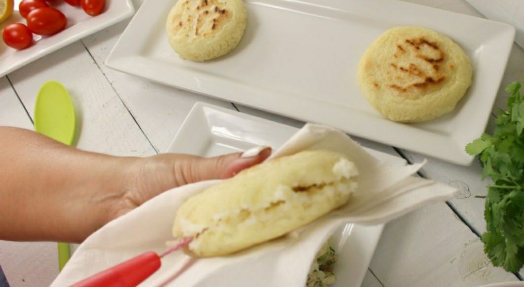 Arepa Venezolana con PericoStep 0