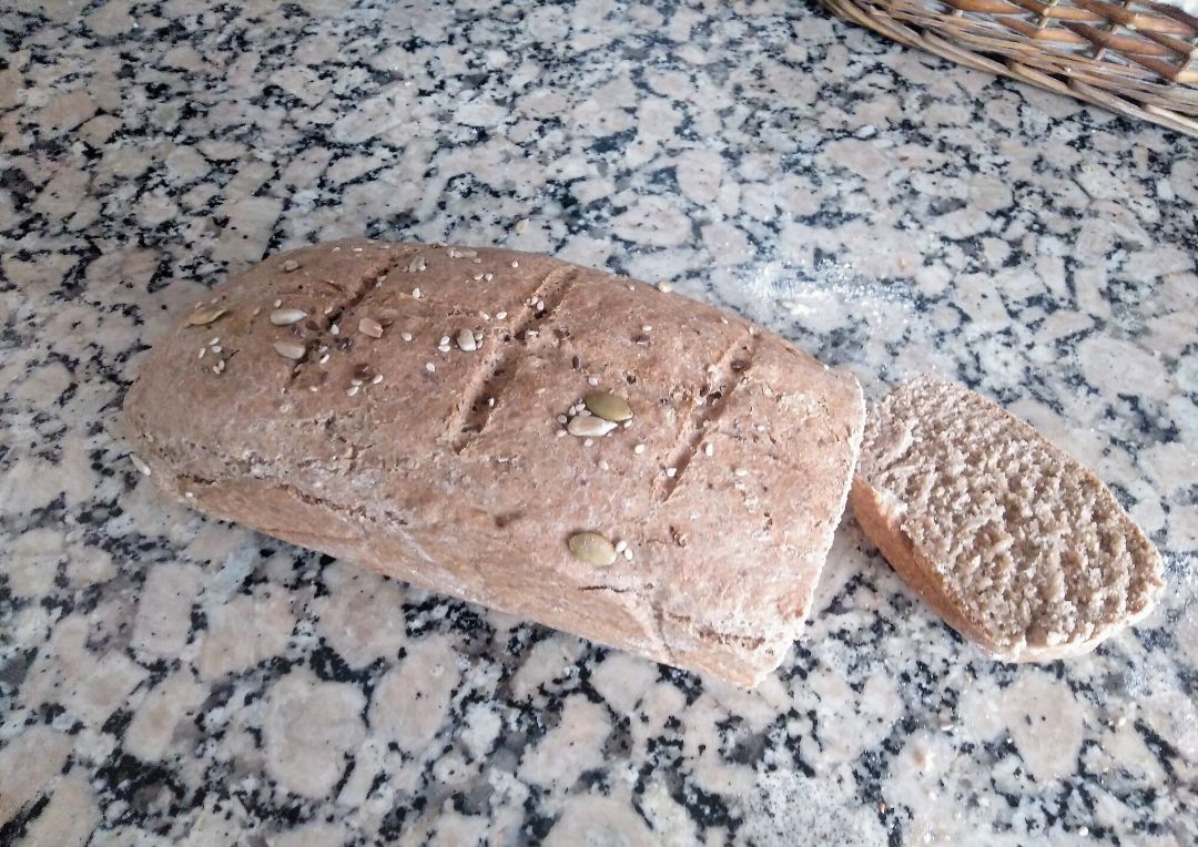 Pan de trigo integral y centeno.