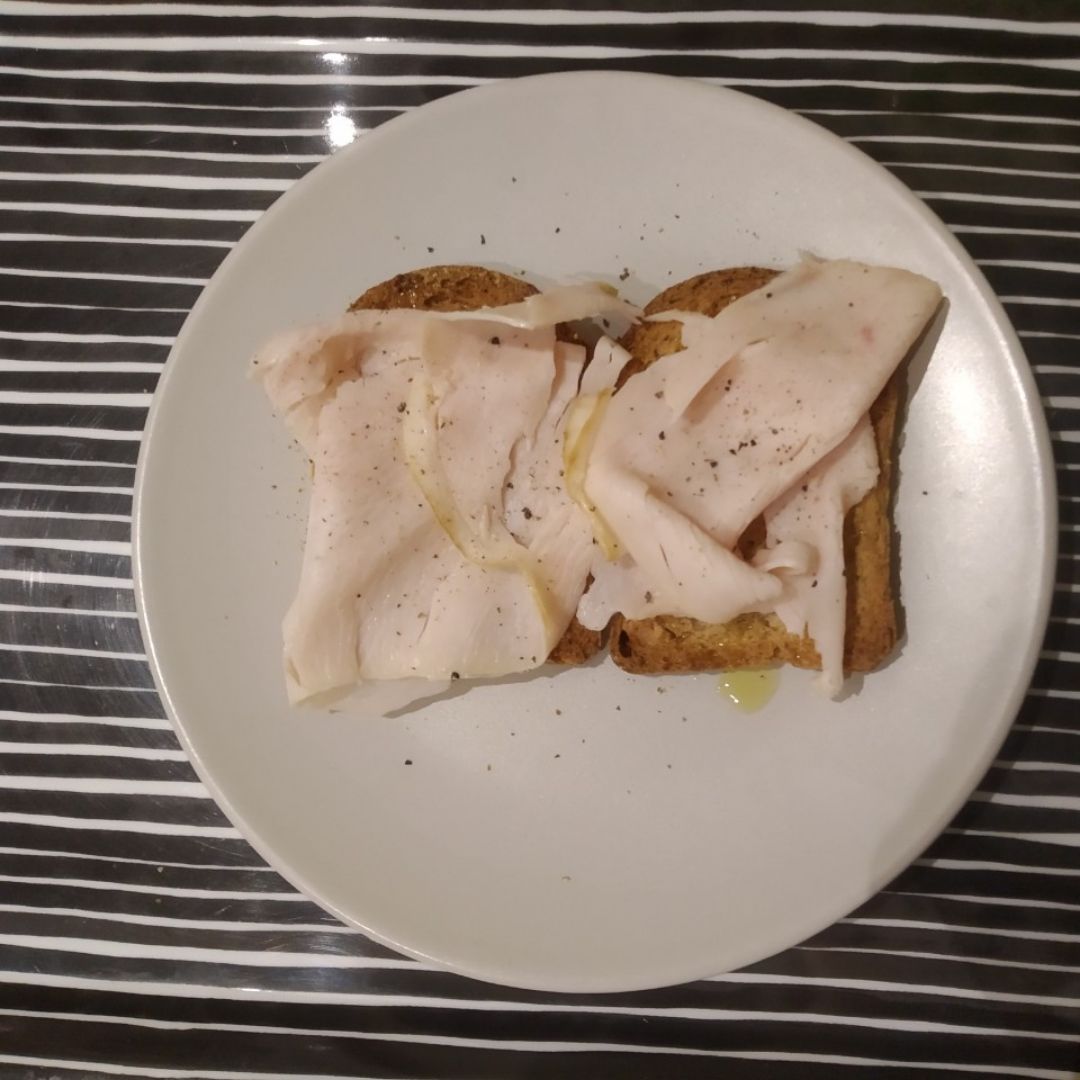 Tostadas con pavo Tostadas con pavo