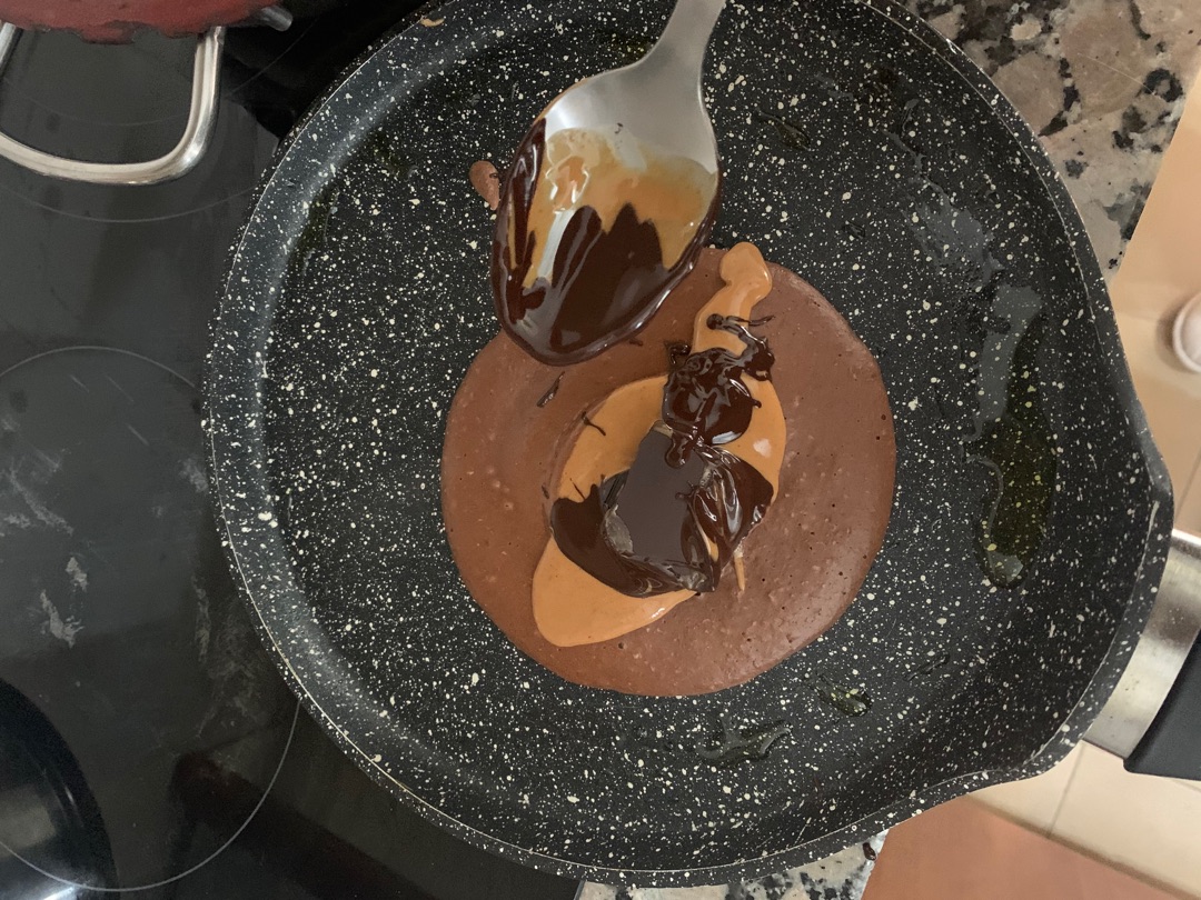 Tortitas cacao rellenas de chocolate y crema cacahueteStep 0