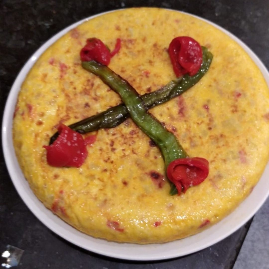 Tortilla de patatas y pimientos Tortilla de patatas y pimientos