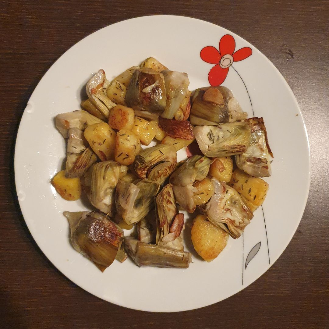 Alcachofas al ajillo y limón. Alcachofas al ajillo y limón.