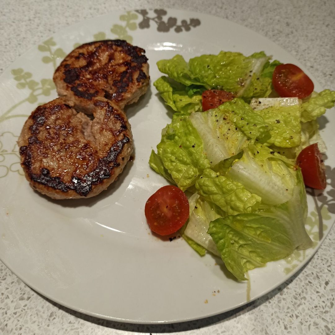 Burgers de pavo + ensalada Burgers de pavo + ensalada