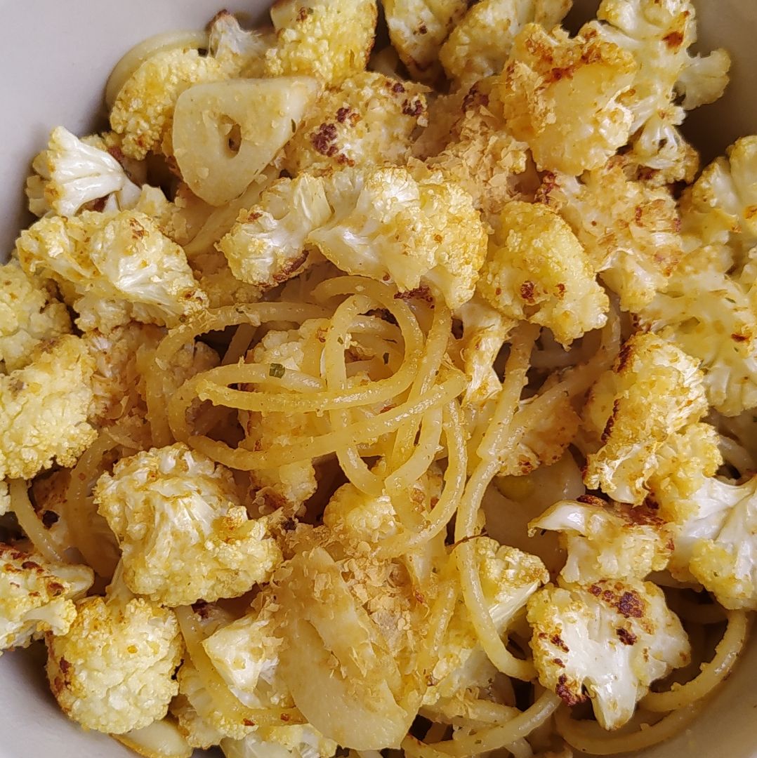 Espaguetis salteados con coliflor Espaguetis salteados con coliflor