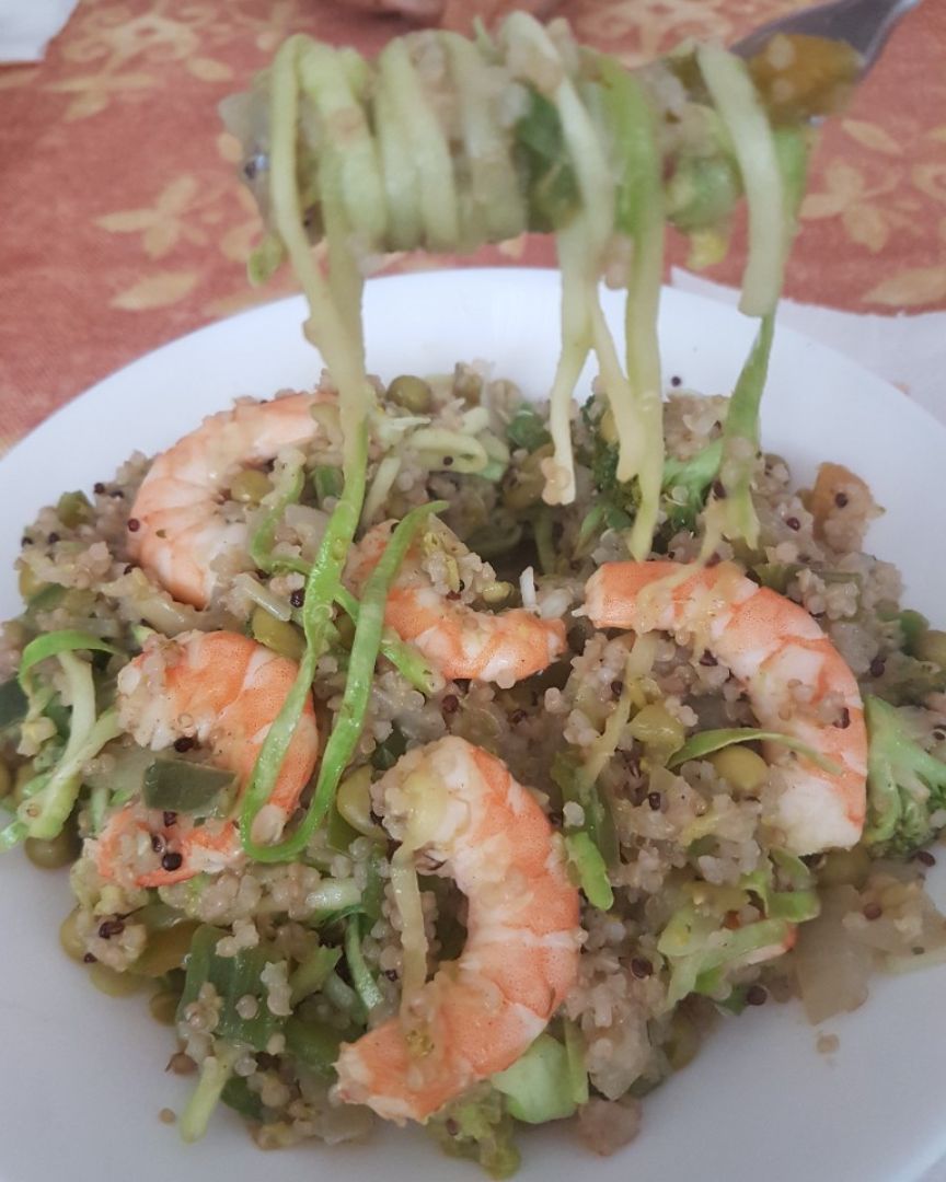 Espirales de calabacin con quinoa y gambas Espirales de calabacin con quinoa y gambas