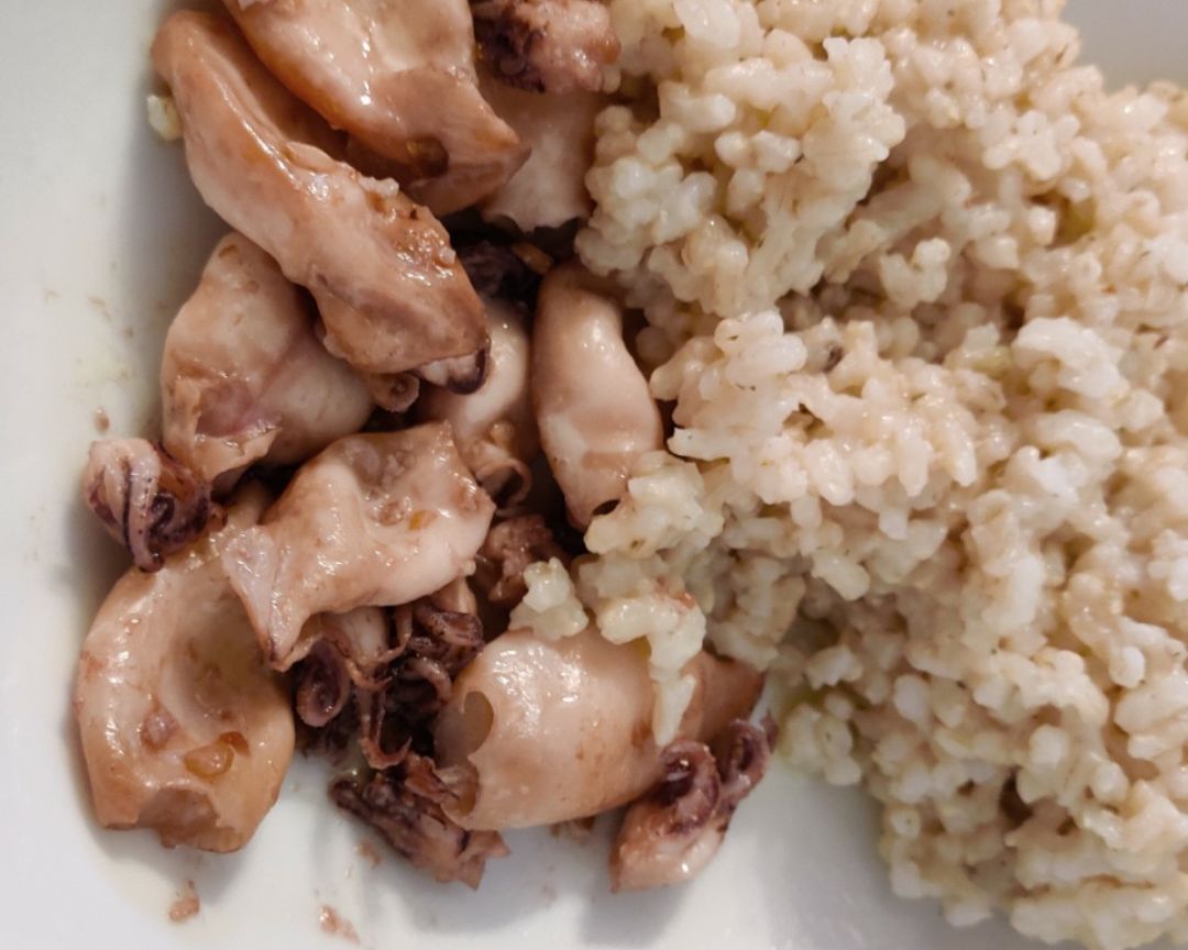 Chipirones con arroz integral Chipirones con arroz integral
