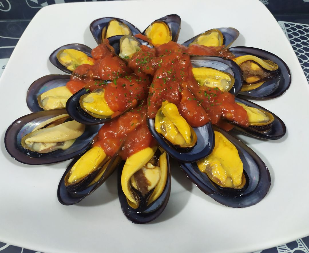 Mejillones en salsa de tomate 🍅 Mejillones en salsa de tomate 🍅