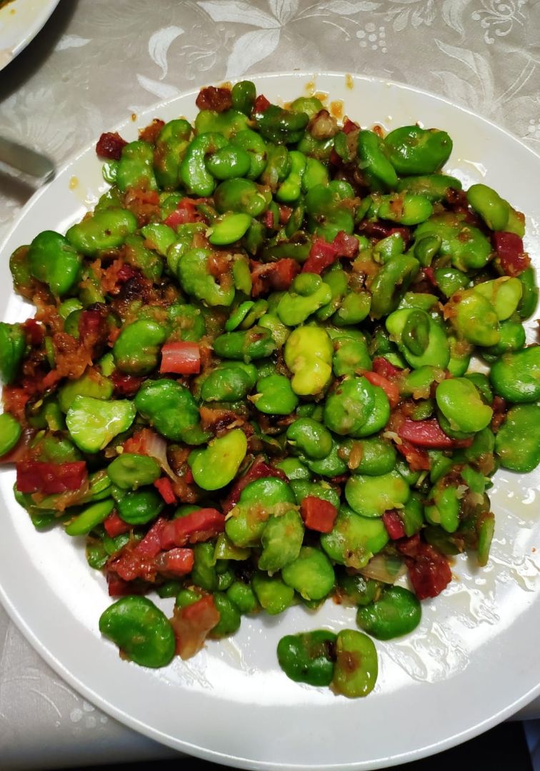 Habas salteadas con jamon Habas salteadas con jamon