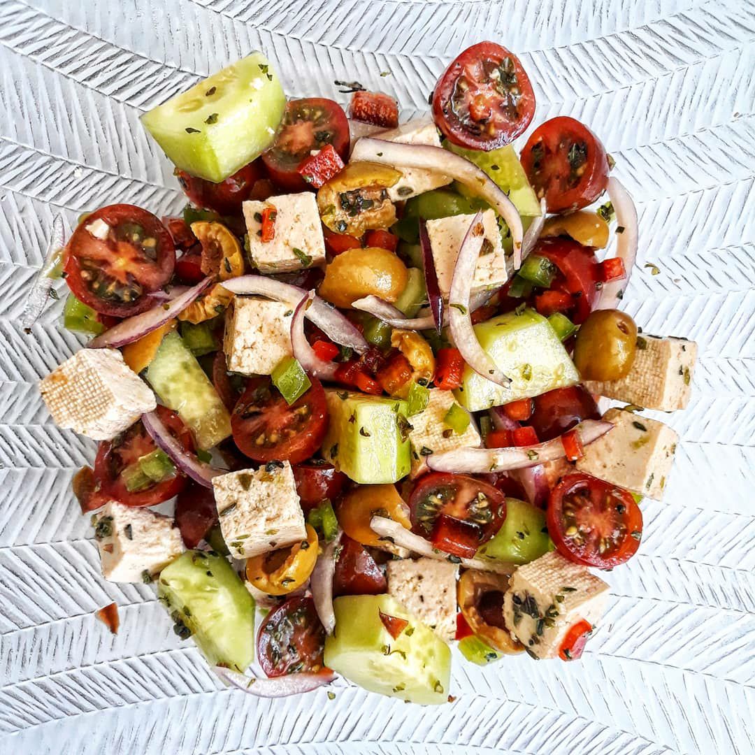 🌱ENSALADA GRIEGA VEGANA🌱 🌱ENSALADA GRIEGA VEGANA🌱