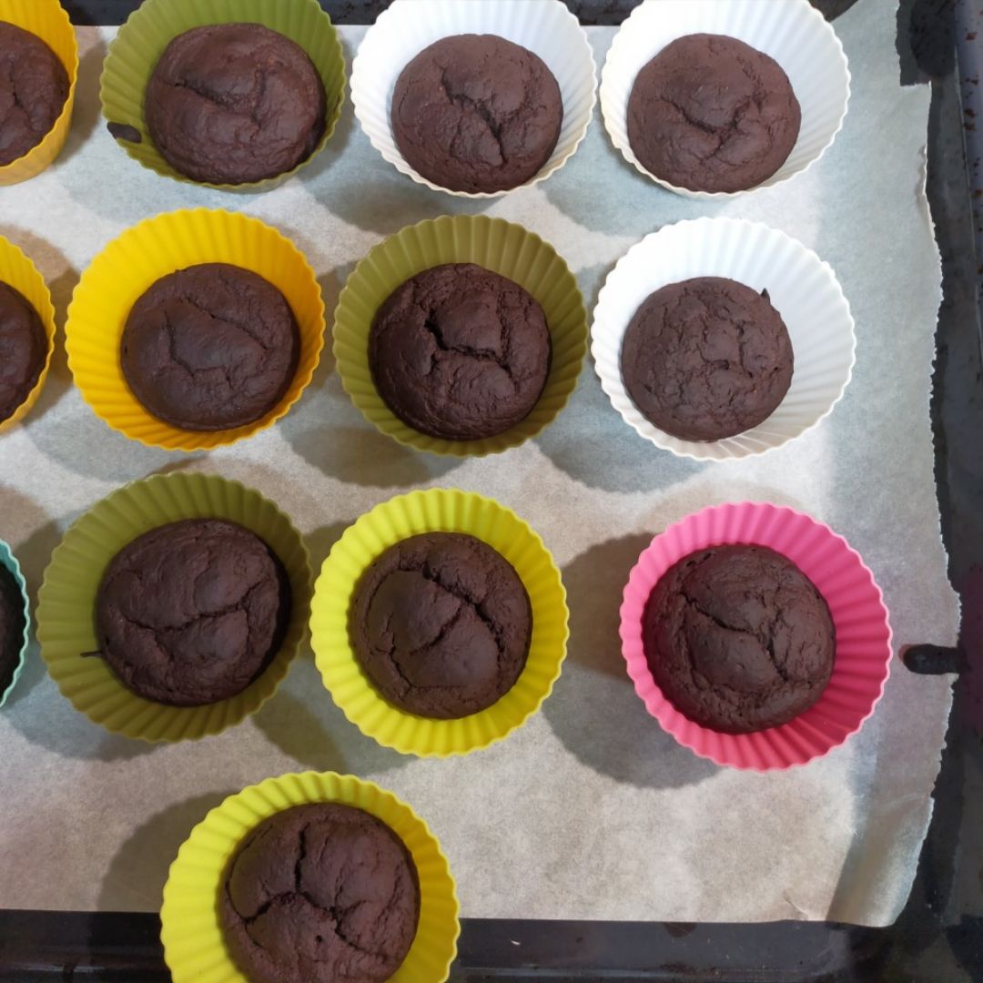 Muffins de plátano, chocolate y anacardos Paso 6 Muffins de plátano, chocolate y anacardos Paso 6