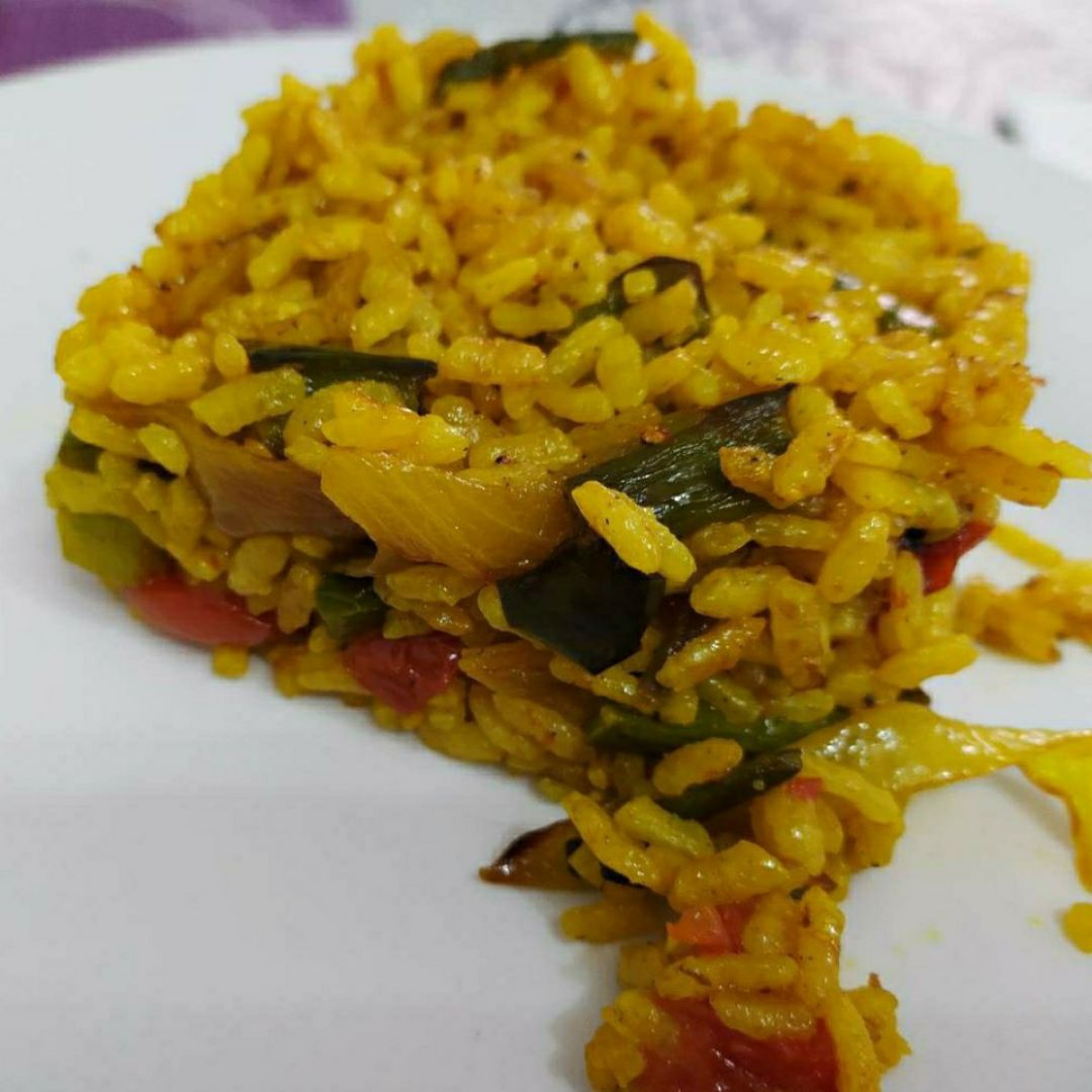 Arroz con cúrcuma y verduritas