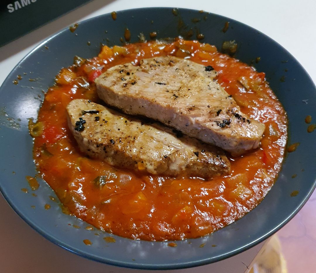 Atún con sanfaina Atún con sanfaina
